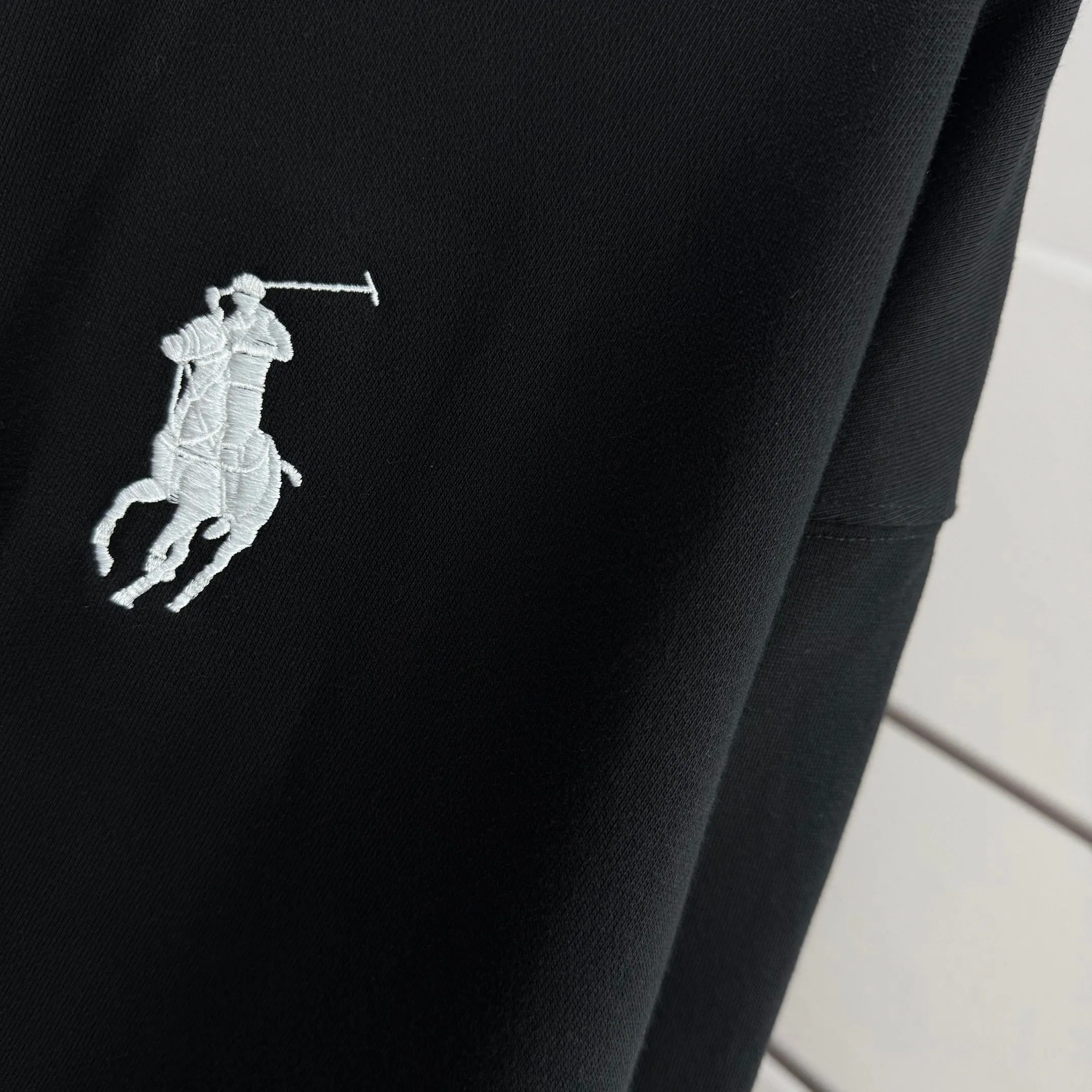 P210 Polo* Ralph Lauren 2025 Autumn and Winter new round neck sweatshirt Classic simple embroidery Customized terry fabric Long sleeves Unisex Color: Black White Size: S (90-130 pounds) M (120-150 pounds) L (140-165 pounds) XL (160-180 pounds) XXL (180-210 pounds)